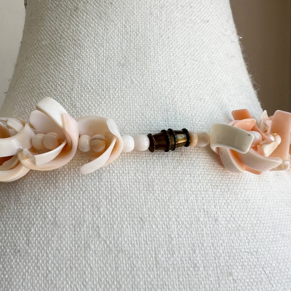 Vintage Pink Coral Puka Shell Bead Necklace Choker Statement - Picture 7 of 8